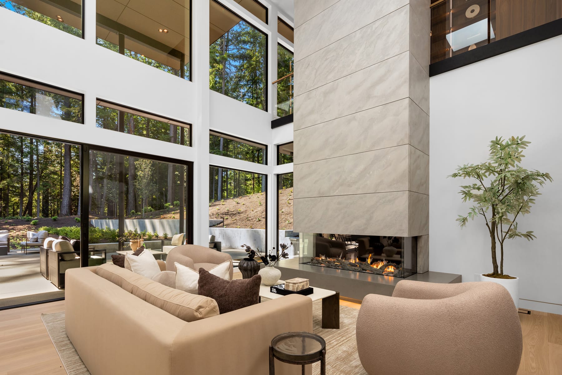 The Enclave, Grand Ridge Drive in Issaquah, gallery image 10