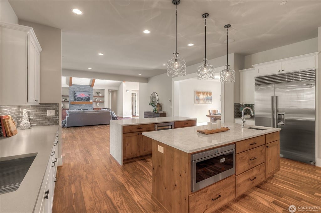 Squak Mountain Residence in Issaquah, gallery image 14