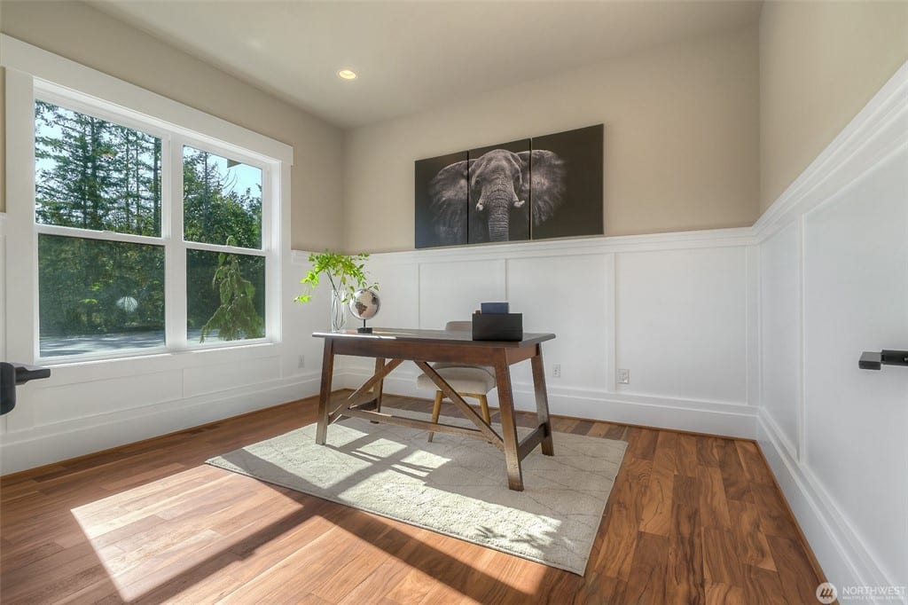 Squak Mountain Residence in Issaquah, gallery image 17