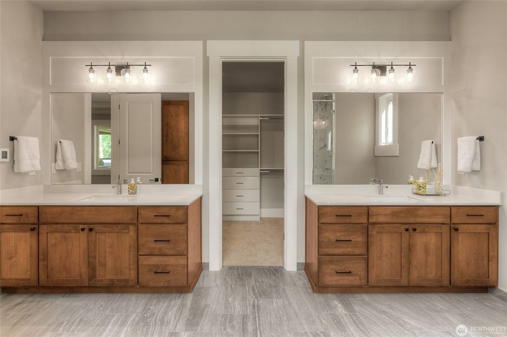 Squak Mountain Residence in Issaquah, gallery image 24