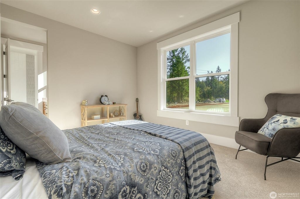 Squak Mountain Residence in Issaquah, gallery image 28
