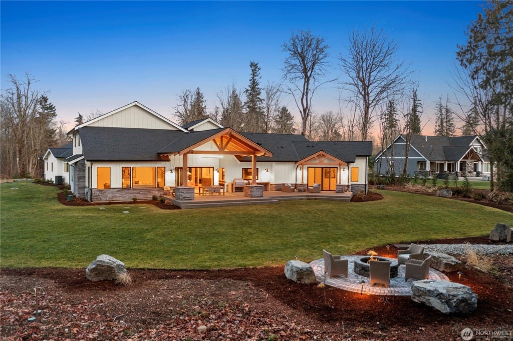 Valley Retreat in Maple Valley, gallery image 2