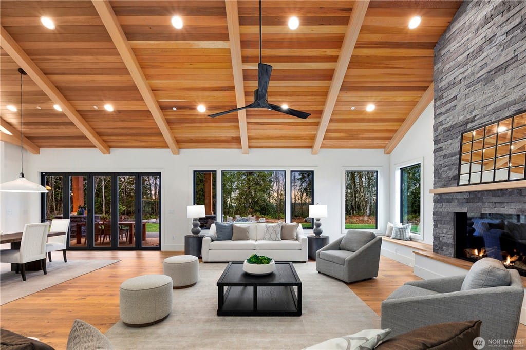 Valley Retreat in Maple Valley, gallery image 6