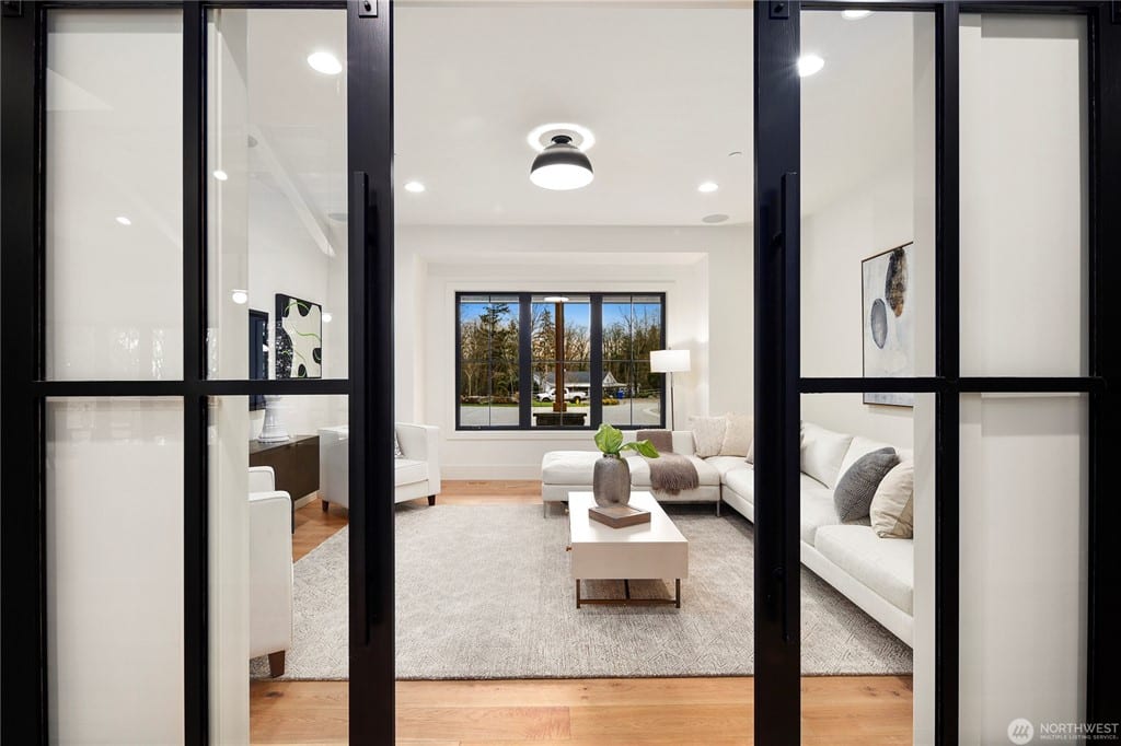 Valley Retreat in Maple Valley, gallery image 12