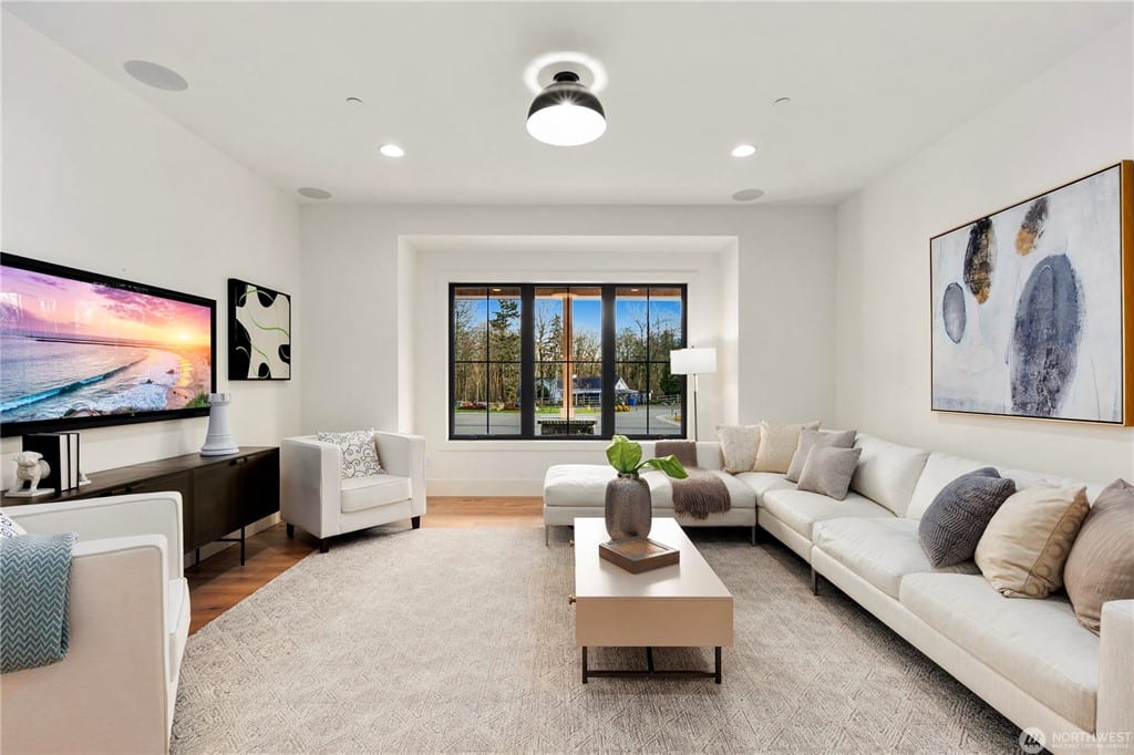 Valley Retreat in Maple Valley, gallery image 13