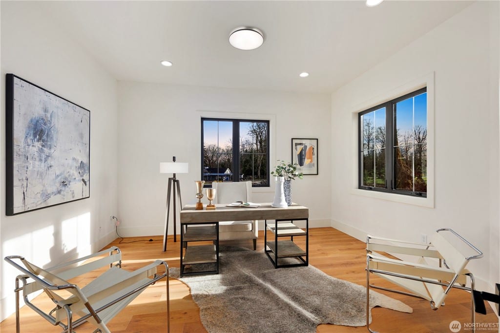 Valley Retreat in Maple Valley, gallery image 16