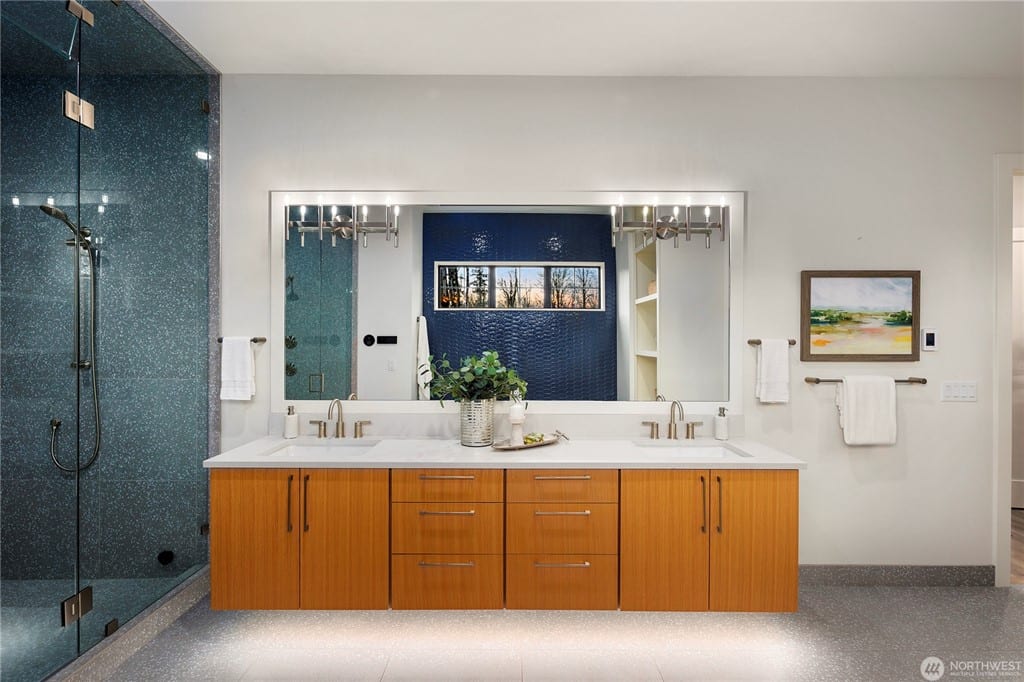 Valley Retreat in Maple Valley, gallery image 23