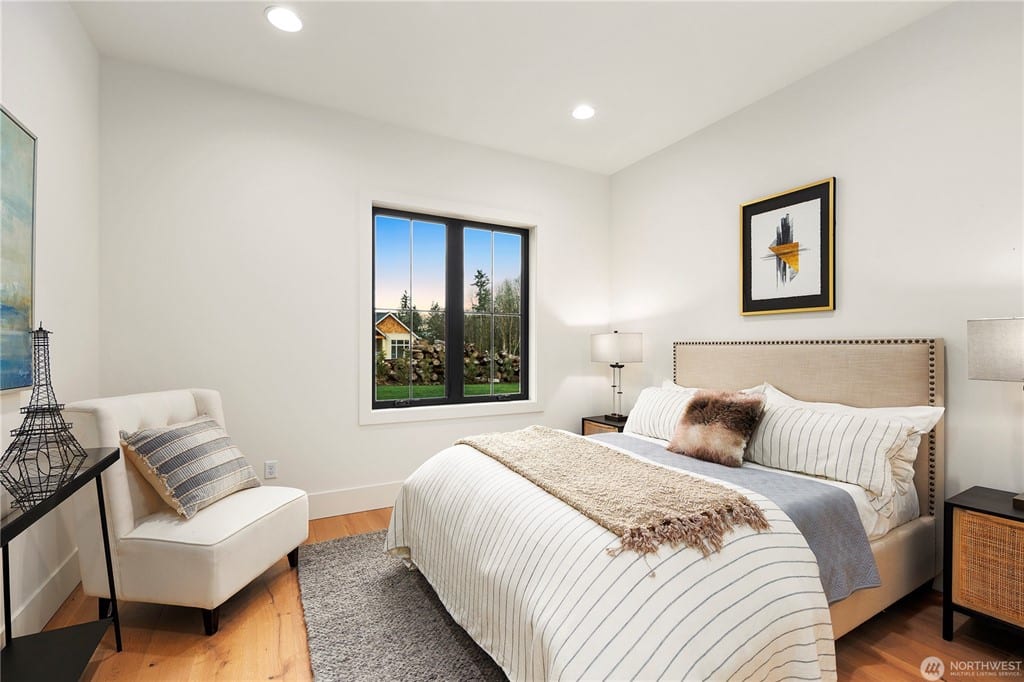 Valley Retreat in Maple Valley, gallery image 26
