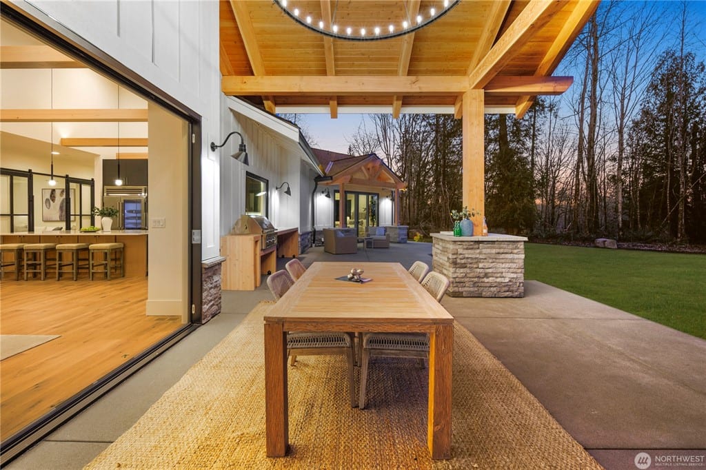 Valley Retreat in Maple Valley, gallery image 35