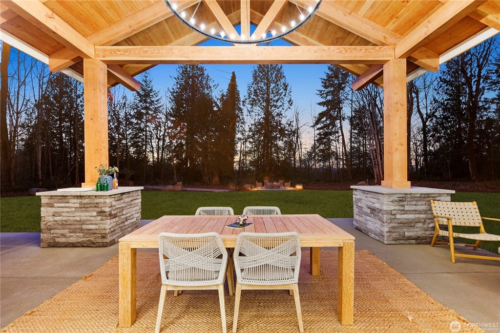 Valley Retreat in Maple Valley, gallery image 36