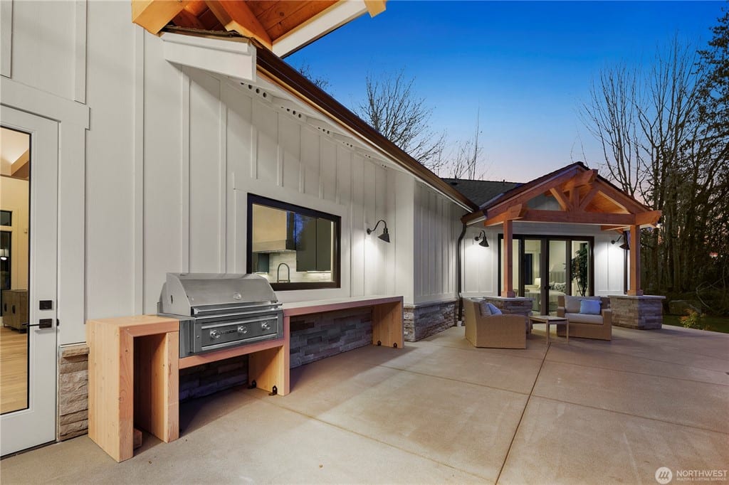 Valley Retreat in Maple Valley, gallery image 37